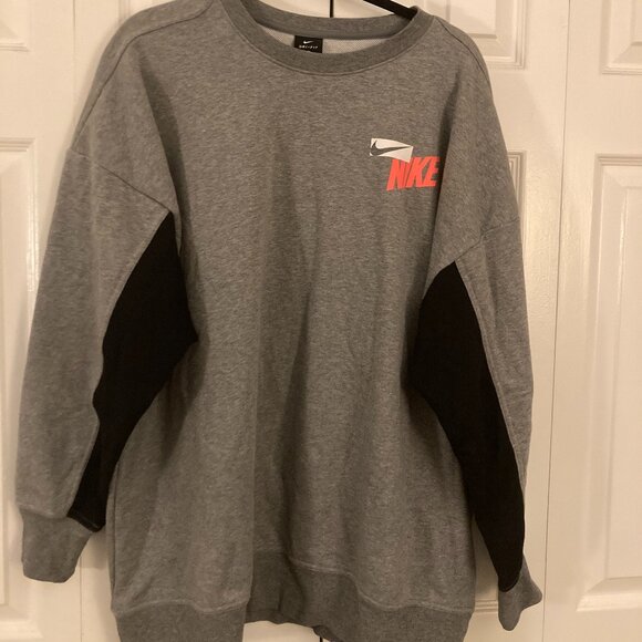 NWT Nike Womens Dri Fit Get Fit Sweatshirt DA0391-091 - Picture 1 of 6